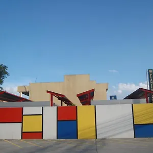 Hotel V, Angeles